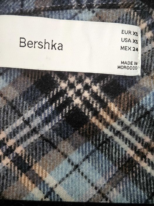 Риза Bershka с разнер xs