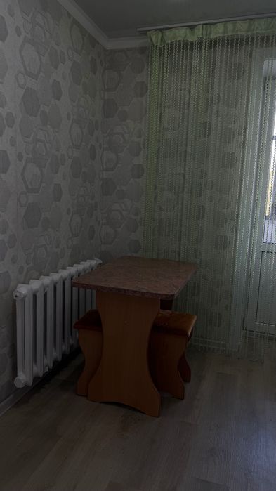 Пролам стол со стульями