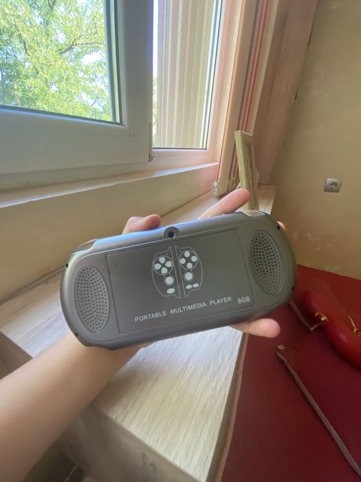Преносима ретро конзола MP5 X7-8 GB