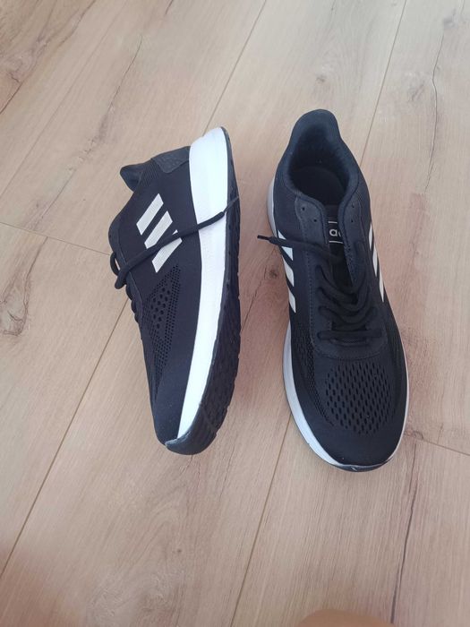 Маратонки Adidas нови