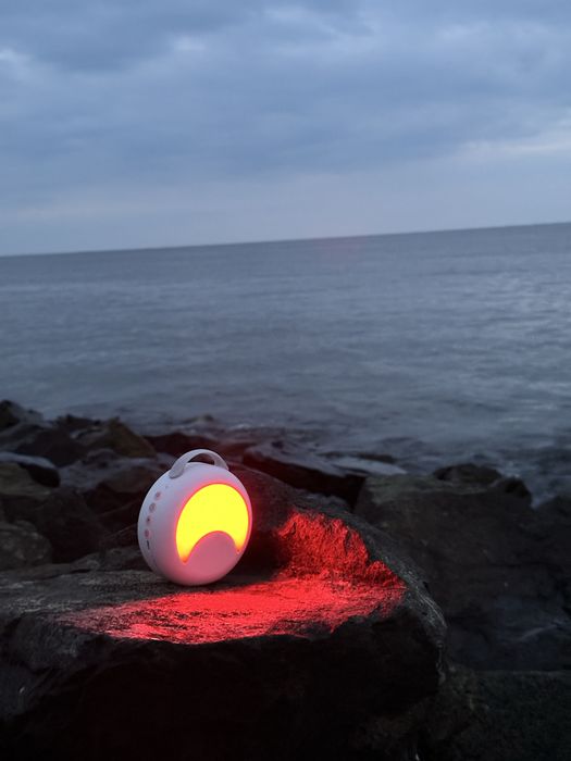 Искате ли бебчето ви да заспи за 10 мин. Машинка за бял шум с 30 мелод