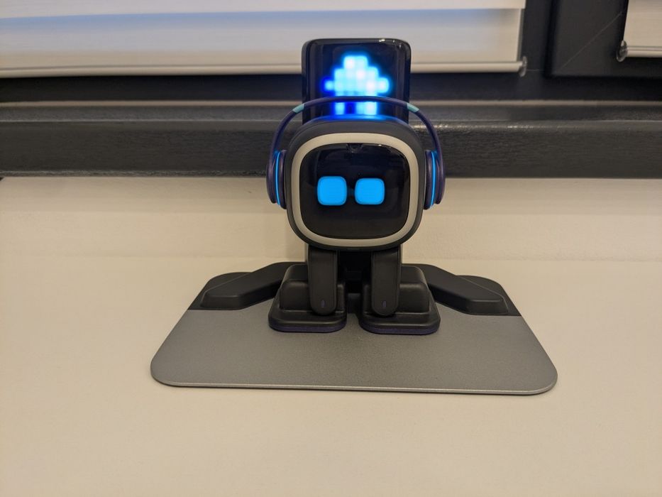 Robot interactiv EMO GO HOME Living AI