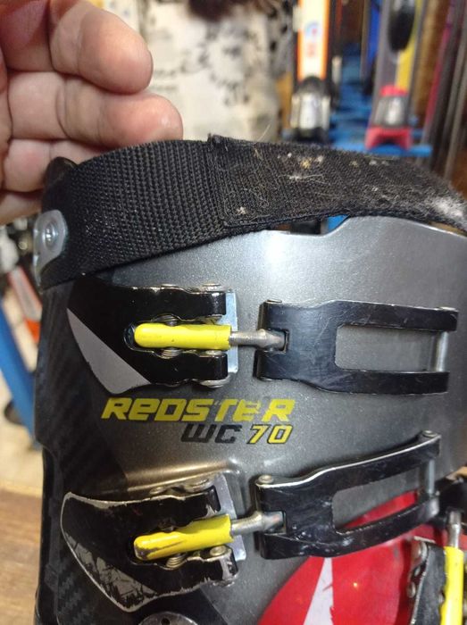 Горнолыжные ботинки атомик