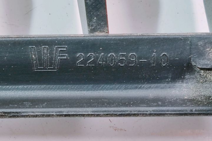 Grila radiator  22405910 BMW Seria 3 E90/E91/E92/E93