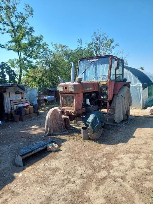 Tractor universal 650