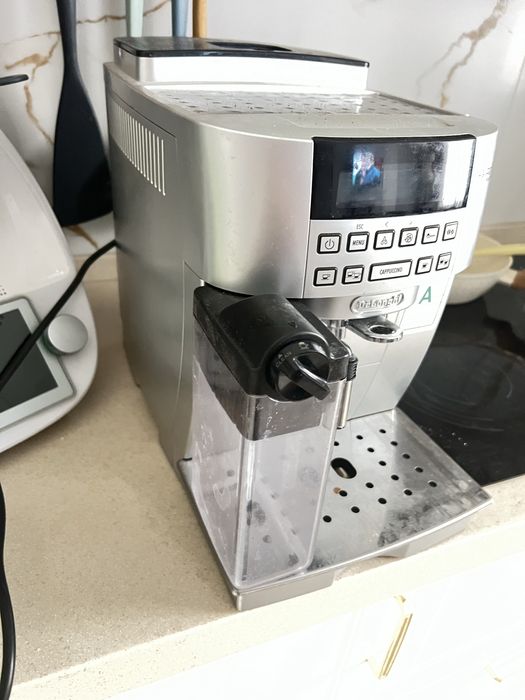 Кофе машина Delonghi