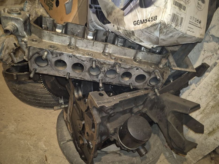 Двигатель от Land Rover Defender 110 TDI.