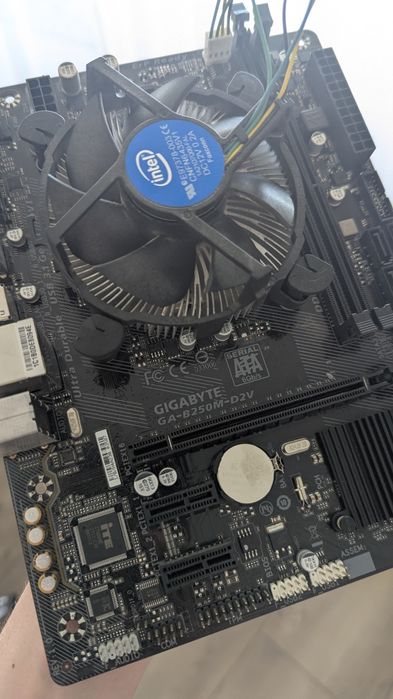 I5 6600K + GYGABYTE B250M placa de baza kit+ carcasa