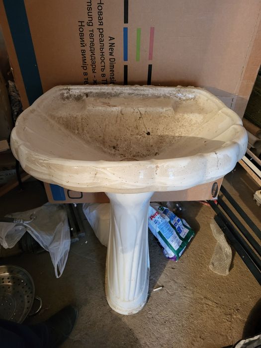 Раковина с пьедисталом