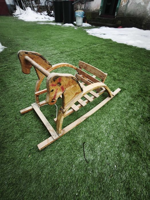 Căluț și mașinuța