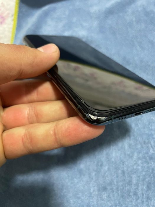 Vândsau schimb  box cu iphone 11pro si apple watch perfect funcionale