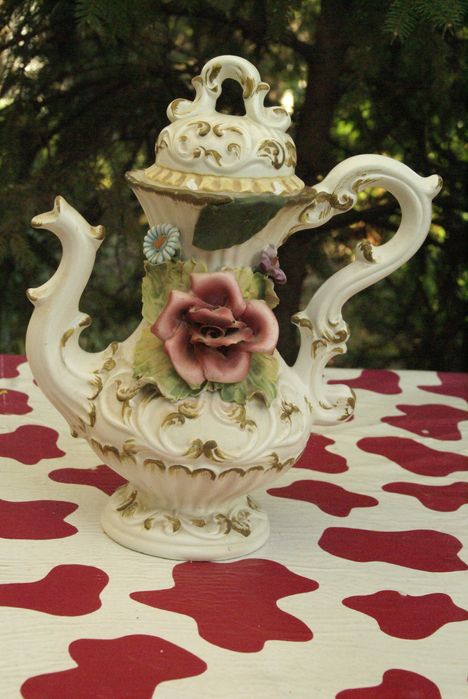 продавам много запазен старинен чайник