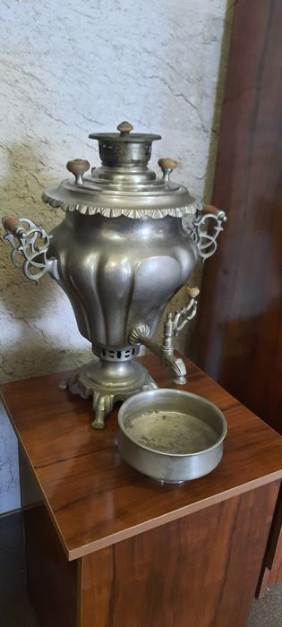 Самовар латунь .