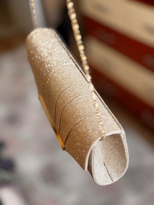 Дамска златна елегантна чанта