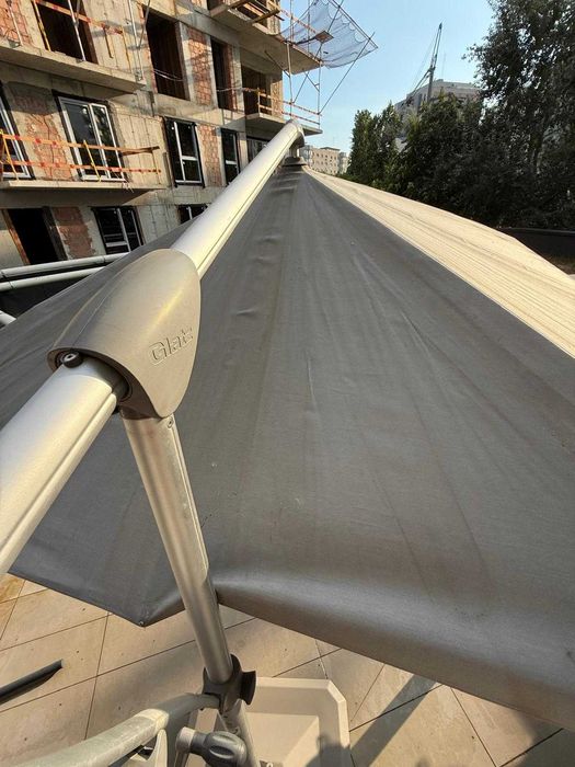 Vând umbrelă de grădină/terasă