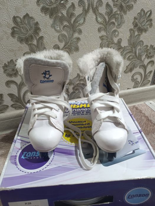 Продаю детские коньки