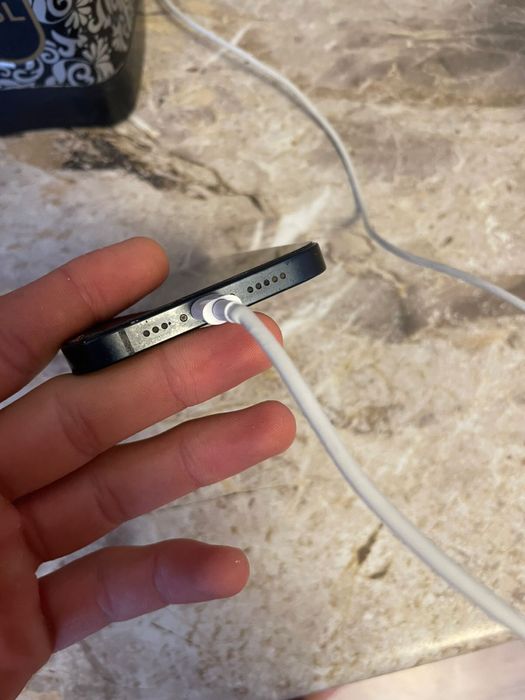 Айфон 13 в хорошем состоянии