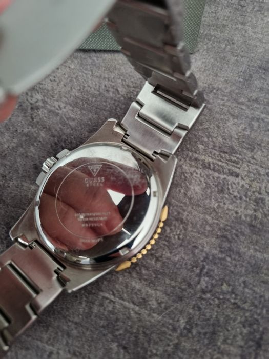 Часы женские Guess  наручные