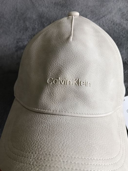 Calvin Klein Nubuck BB cap șapcă unisex culoare bej cu logo ștanțat mărime OS noua originala