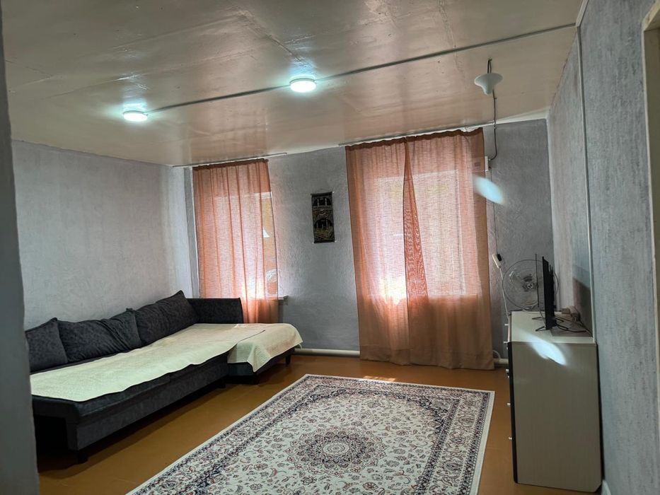 Продам дом 250 кв.м.  20 соток