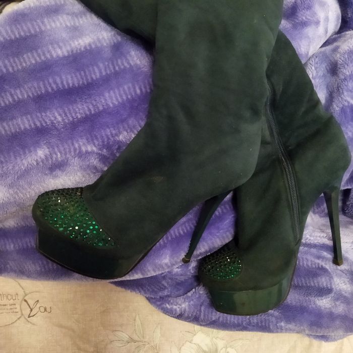 Oyoq kiyim yashil rangli