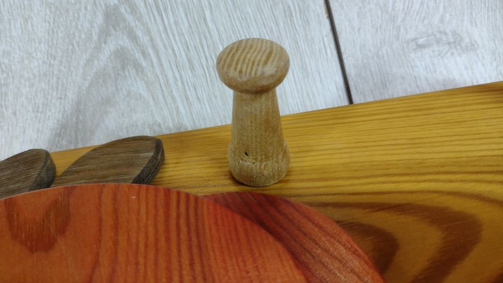 Винтидж закачалка изработена от масивно дърво