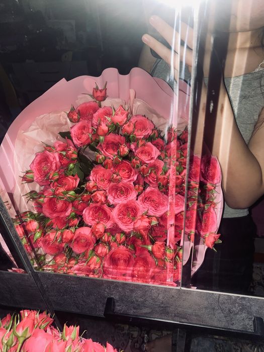 Красивый букет роза 9 штук