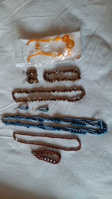 Бижута - колиета, гердани, обици