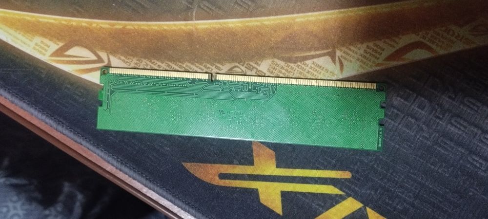 ОЗУ 4Гб DDR3 (одной плашкой