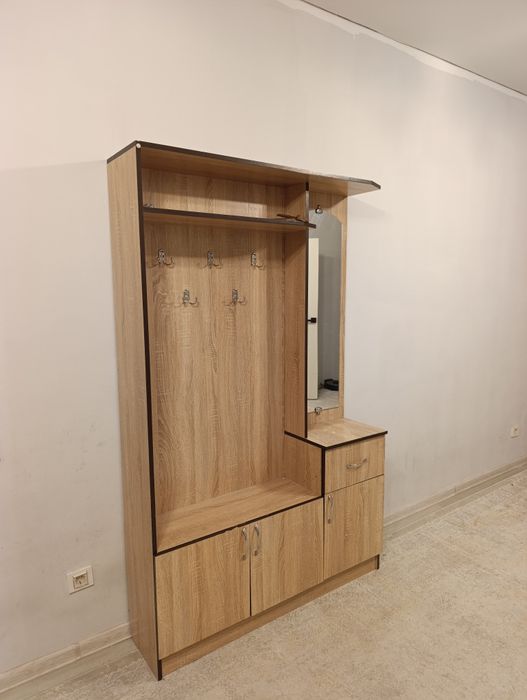 Продам прихожую шкаф