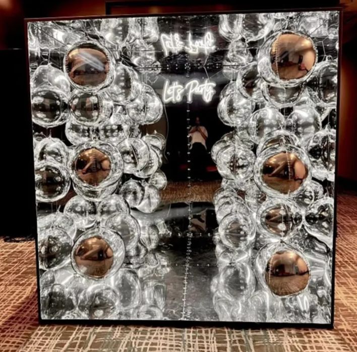 Inchiriere Mirror Photo Cube booth - nunta, botez, evenimente