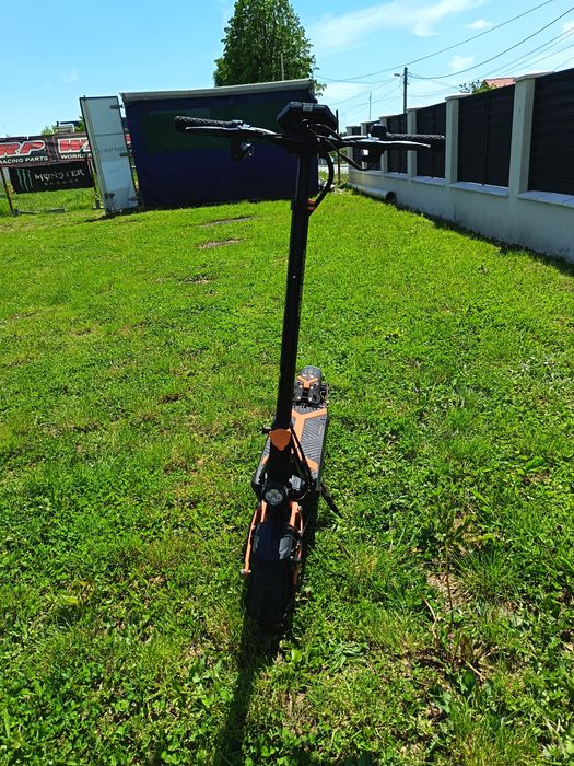 vând trotineta G2 MAX