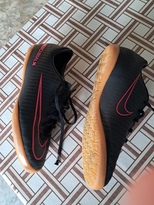 Pantofi teren sintetic nike marimea 35.5