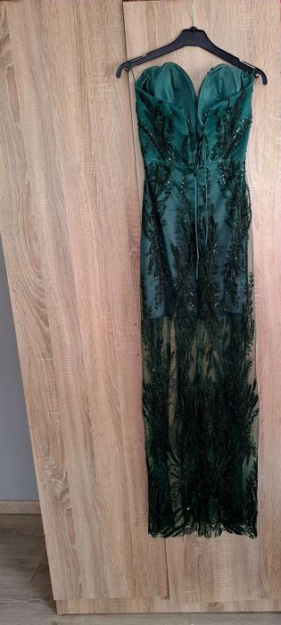 Продава се зелена рокля, изработена по поръчка