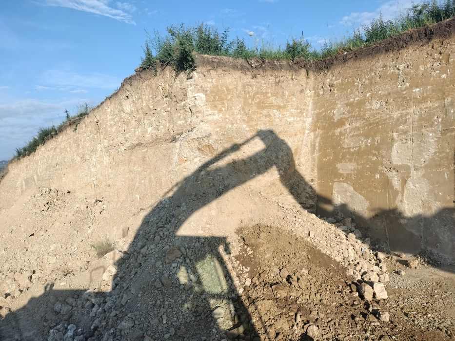 Excavatorist& Buldoexcavatorist cu peste 10 ani de experiență
