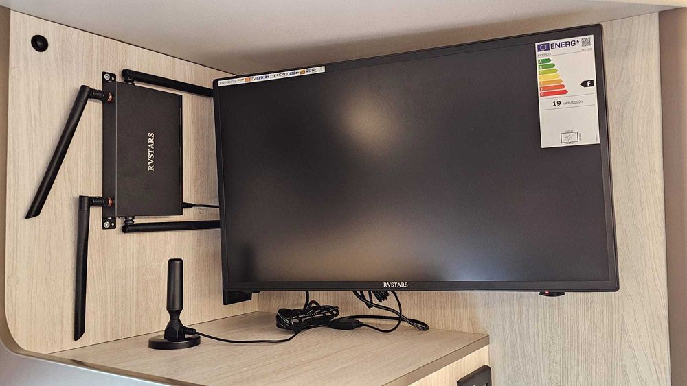 TV Smart,portabil, Full HD, 54 cm, 12-220V, NOU