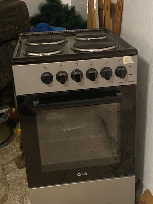 Электро плита с духовкой