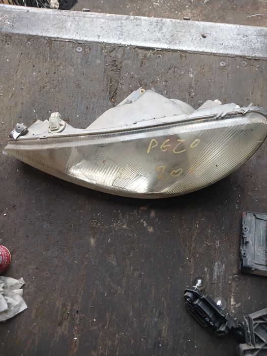Фара Пежо 206 в оригинале