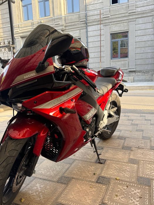 На продаже Ymaha R 1