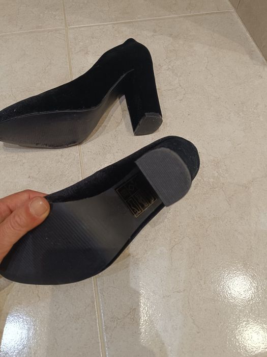 Елегантни дамски обувки