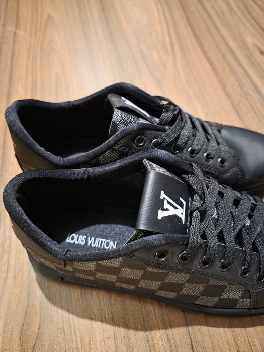 Adidași mărimea 41