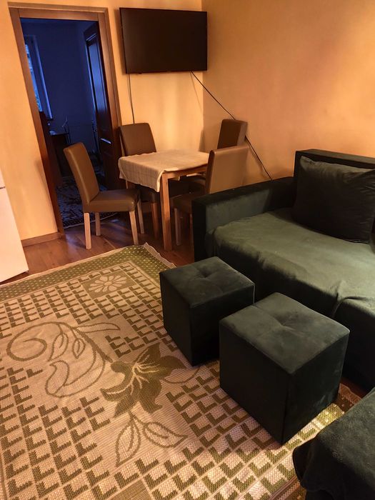 Apartament de închiriat, 2 camere + living cu bucătărie