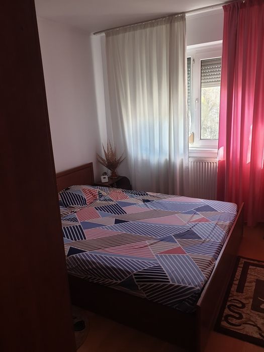 Închiriez apartament