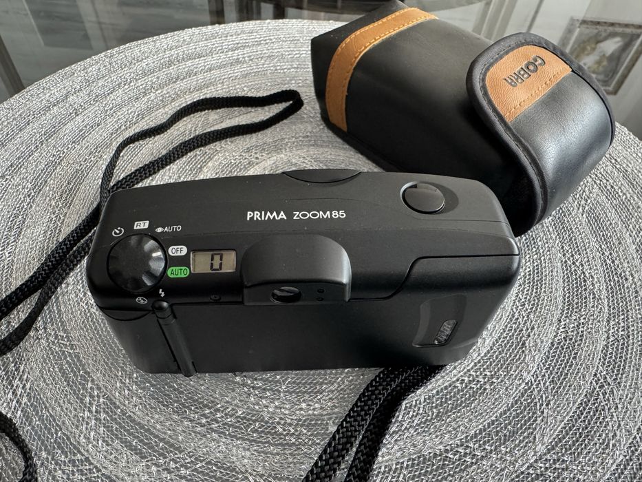 Фотоапарати Смена 8 и Canon Prima Zoom 85