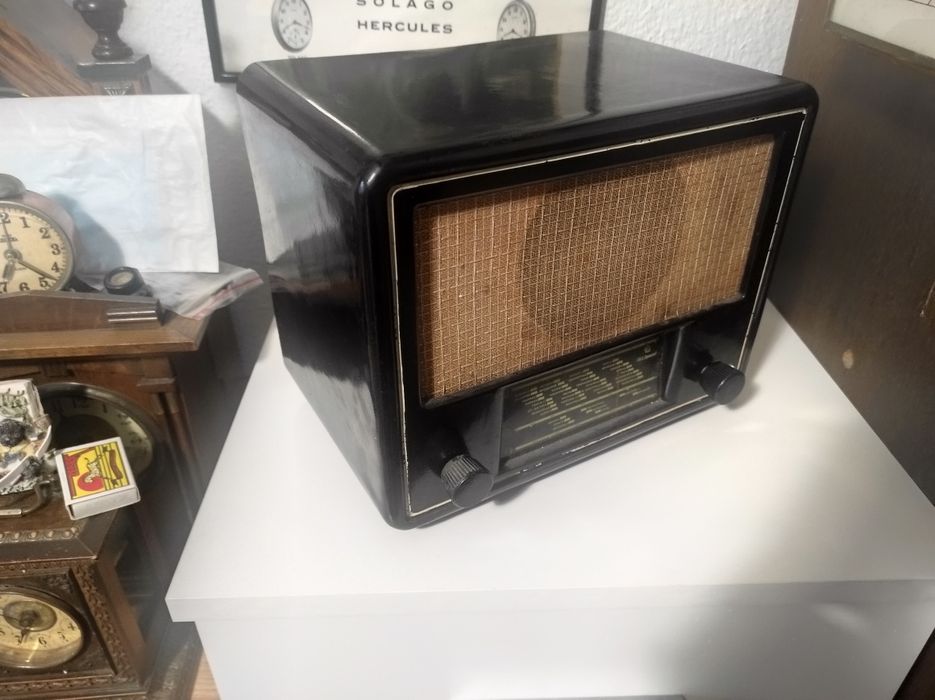 Старо Бакелитно Радио Елпром Кл. Ворошилов 504