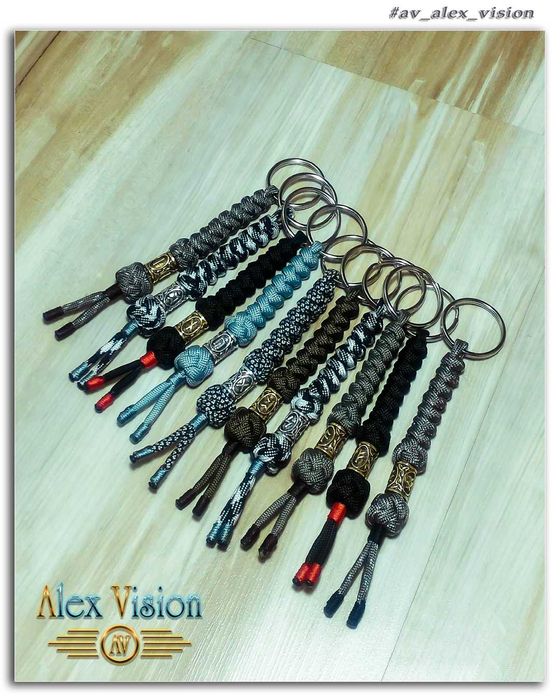 Брелок из паракорда