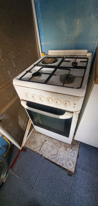 Продам срочно кухонный гарнитур