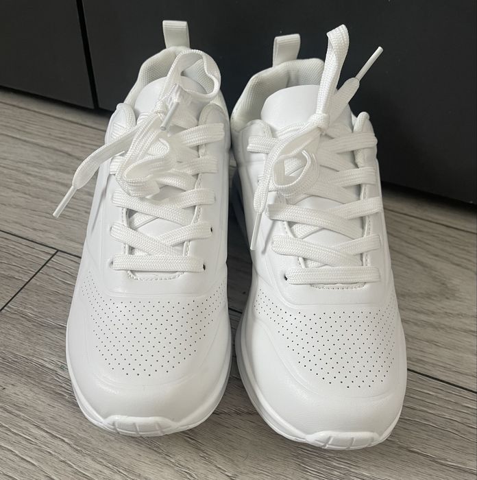 Нови кожени маратонки