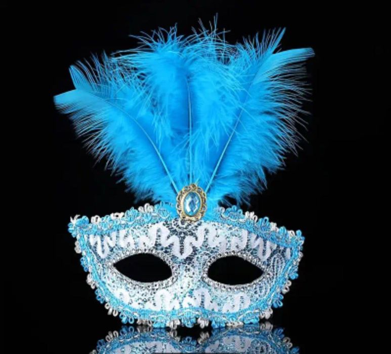 Маски карнавальные с перьями и цветами