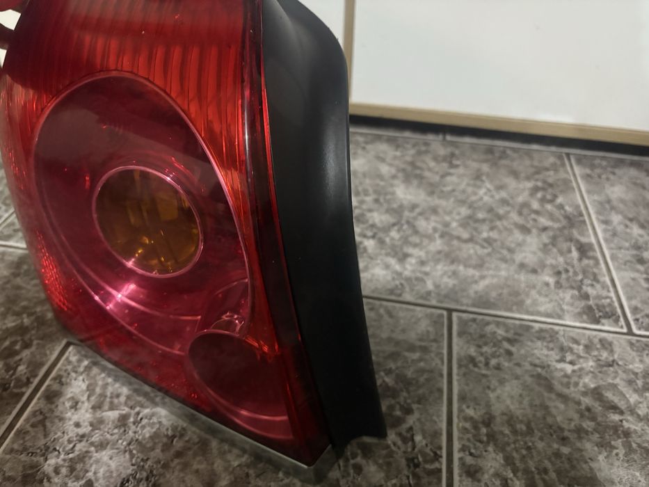 Стопове/ задни светлини за Тойота Авенсис Т25/ Toyota Avensis T25